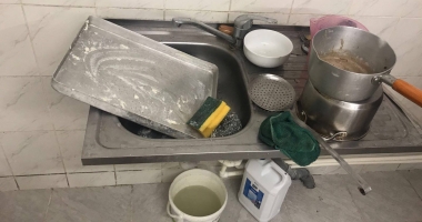 Stire din Social : GALERIE FOTO-VIDEO. MIZERIE DE NEDESCRIS. FOCAR DE INFECȚII LA UN RESTAURANT DIN CONSTANȚA