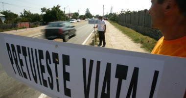 Stire din Eveniment : ACCIDENT RUTIER. Impact violent între un motociclist și o mașină de teren