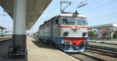 Trenurile au întârzieri, din cauza caniculei