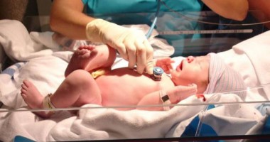 Stire din Eveniment : Nou-născut găsit mort într-o casă, după ce mama lui a ajuns singură la spital cu hemoragie