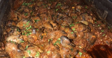 IMAGINI HALUCINANTE! BUCĂTĂRIILE TERASELOR DIN MAMAIA, FOCARE DE MIZERIE: MICI VECHI DE PATRU LUNI, SUC EXPIRAT DE UN AN, RAȚĂ CU PENE ÎN CONGELATOR - 17