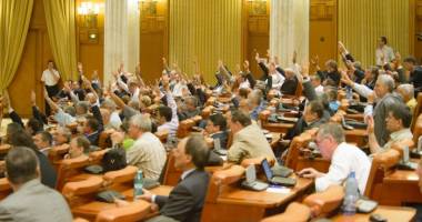 Bani pentru parlamentari! Câte 1.400 lei, pentru transport
