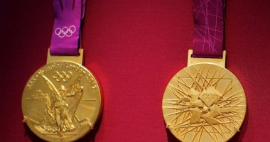 Stire din Sport : Un fost sportiv a returnat medalia olimpică de aur ca protest față de excluderea luptelor de la JO
