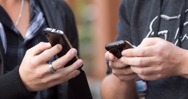 Stire din Tehnologie : Vom vorbi DE TREI ORI MAI IEFTIN la telefon, din aprilie