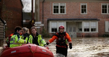 Stire din Actualitate : Alertă în Marea Britanie! Ploi și inudații RECORD