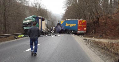 UPDATE - GROAZNIC ACCIDENT RUTIER. Un constănțean, martor la eveniment - Galerie FOTO - 2
