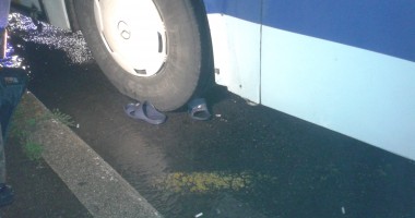 Galerie foto. Accident rutier mortal pe Podul de la Doraly. Un bărbat a fost ucis de un autocar - 6