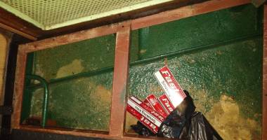Sute de pachete cu țigarete netimbrate descoperite pe o navă în Portul Constanța - 3
