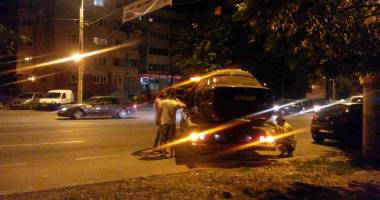 Galerie foto. ACCIDENT GRAV la Dacia. BMW înfipt într-un copac - 10