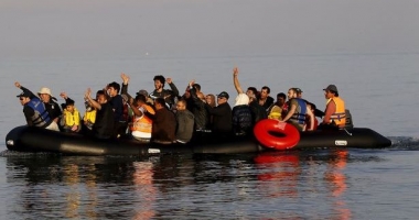 Stire din Actualitate : Criza refugiaților: 26 de migranți, salvați de paza de coastă a Italiei