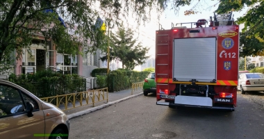 Stire din Eveniment : UPDATE. ELEVI DE LA O ȘCOALĂ DIN CONSTANȚA, EVACUAȚI DE URGENȚĂ! Pompierii intervin în aceste momente