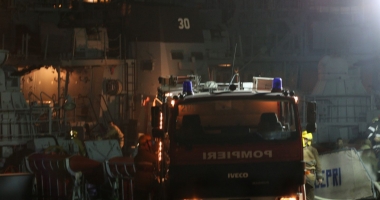 GALERIE FOTO / ALERTĂ în Portul Constanța. O navă militară a luat foc! - 2