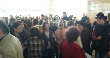 GALERIE FOTO / Aglomerație mare la târgul de joburi. Este prezent și primarul Constanței - 4
