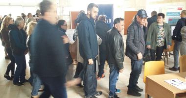GALERIE FOTO / Aglomerație mare la târgul de joburi. Este prezent și primarul Constanței - 5