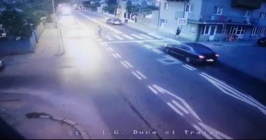 Tânăr de 18 ani, lovit pe trecerea de pietoni