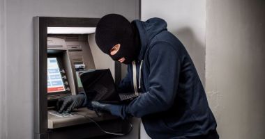 Stire din Eveniment : Poliţia Română, cooperare cu FBI, pentru destructurarea unei grupări specializate în skimming