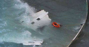 Stire din Actualitate : Cel puţin 30 de morţi după scufundarea a două ambarcaţiuni cu migranţi