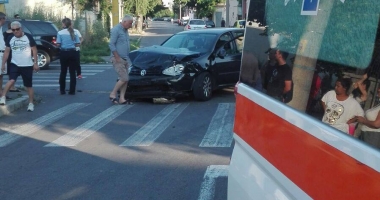 GALERIE FOTO / ACCIDENT RUTIER GRAV pe strada Nicolae Iorga - 6