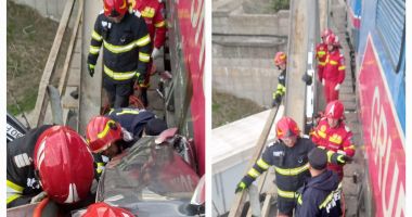 FOTO. Accident la Constanţa, între un autoturism și un tren! ISU: „S-a lucrat la înălţime, fără loc suficient de manevre” - 4