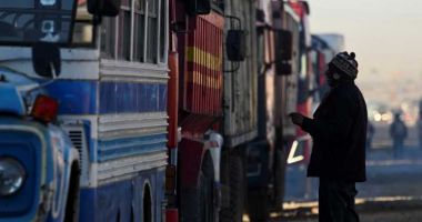 Stire din Economie : SUA suspendă emiterea vizelor de muncă pentru şoferii de camion străini