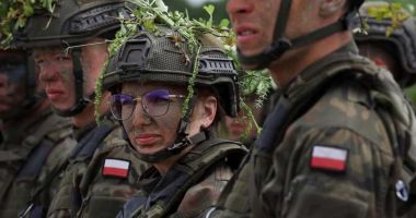 Stire din Actualitate : De teama unei agresiuni ruse, polonezii se înscriu la antrenamente militare voluntare