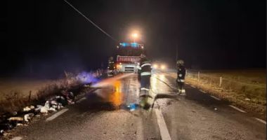 Stire din Eveniment : Un bebeluş de trei săptămâni a murit după ce căruţa în care se afla a fost spulberată de o maşină