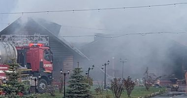 Stire din Eveniment : Femeie carbonizată într-un incendiu izbucnit la o pensiune. Şapte persoane au fost evacuate
