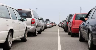 Stire din Actualitate : Cozi uriașe la vămile moldo-române. Iată rutele alternative recomandate de autorități