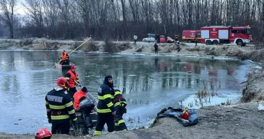 Stire din Eveniment : Cinci ore de resuscitare în încercarea de a salva viața tânărului căzut în râu. Medicii au declarat decesul