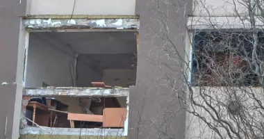 Stire din Eveniment : Explozie într-un bloc de locuințe. O persoană rănită și zeci de apartamente afectate