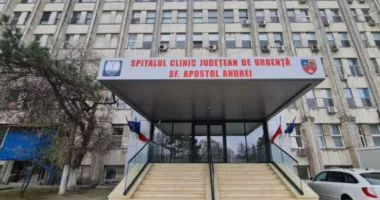 Stire din Social : Copilul de doi ani și jumătate, aflat în moarte cerebrală după o operație la Spitalul Județean Constanța, a murit la București