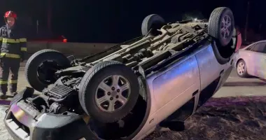 Stire din Eveniment : Autoturism răsturnat la intrarea în Constanța dinspre Valu lui Traian