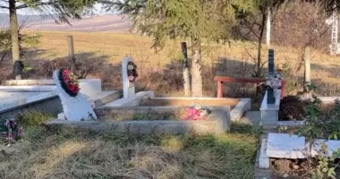 Stire din Eveniment : Mai multe morminte profanate într-un cimitir din județul Constanța. Poliția a deschis dosar penal