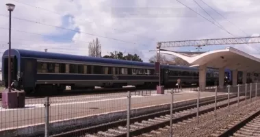 Stire din Social : Drumul spre mare, blocat. Reabilitarea gărilor, întârziată