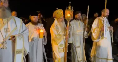 Stire din Cultură-Educație : Mii de credincioși au sărbătorit Învierea la Catedrala Arhiepiscopală din Constanța