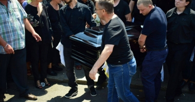 GALERIE FOTO / LACRIMI, DURERE ȘI UN GOL IMENS ÎN SUFLETE...MAESTRUL DUMITRU LUPU, CONDUS AZI PE ULTIMUL DRUM ... - 12