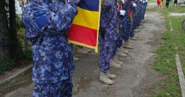 GALERIE FOTO. ONORURI MILITARE pentru veteranul de război care a pus umărul la ridicarea Sălii Sporturilor și Casei Sindicatelor din Constanța - 4