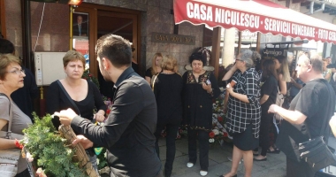 GALERIE FOTO / LACRIMI, DURERE ȘI UN GOL IMENS ÎN SUFLETE...MAESTRUL DUMITRU LUPU, CONDUS AZI PE ULTIMUL DRUM ... - 8