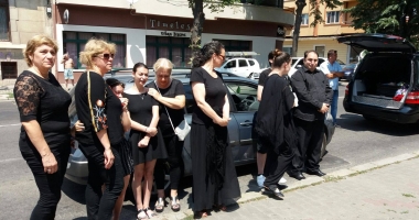 GALERIE FOTO / LACRIMI, DURERE ȘI UN GOL IMENS ÎN SUFLETE...MAESTRUL DUMITRU LUPU, CONDUS AZI PE ULTIMUL DRUM ... - 17