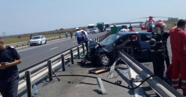 ATENȚIE, IMAGINI ȘOCANTE LA CONSTANȚA! SOȚ ȘI SOȚIE, CU PICIOARELE RETEZATE, DUPĂ CE MAȘINA LOR A FOST STRĂPUNSĂ DE PARAPET - 2