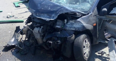 ATENȚIE, IMAGINI ȘOCANTE LA CONSTANȚA! SOȚ ȘI SOȚIE, CU PICIOARELE RETEZATE, DUPĂ CE MAȘINA LOR A FOST STRĂPUNSĂ DE PARAPET - 6