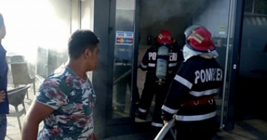 INCENDIU LA O TERASĂ DIN PORTUL TOMIS. Flăcările au izbucnit de la un frigider - 3