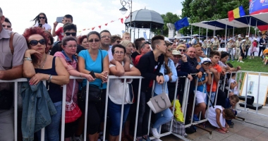 GALERIE FOTO-VIDEO. CONSTANȚA SĂRBĂTOREȘTE ZIUA MARINEI! Exerciții militare IMPRESIONANTE, la malul mării - 7