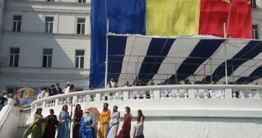 ZIUA MARINEI 2017. Efecte pirotehnice pe timp de zi și depunere de ancore de flori, în aceste momente - 4