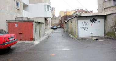 Stire din Cetățenești : Cum s-au fofilat de la demolare 28 de garaje din buricul Constanței