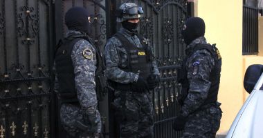 Stire din Eveniment : PERCHEZIȚII la evazioniști din Constanța. Făceau firme „fantomă” pentru lucrări de reabilitare!