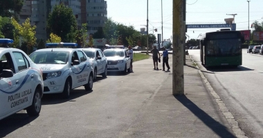 Controale de proporții, în zona Gării. Pasagerii, dați jos din microbuze - 2