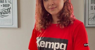 Stire din Sport : Handbal / Piaţa transferurilor. Alicia Gogîrlă şi Andreea Ailincăi au semnat cu CSM Bucureşti