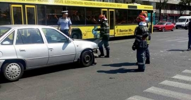 Galerie foto / ACCIDENT RUTIER pe bulevardul Tomis. Intervin pompierii ISU - 4