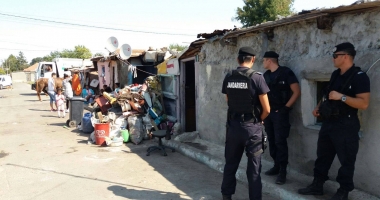 Galerie foto-video / Agitație în cartierul Palas. Este plin de jandarmi! - 1